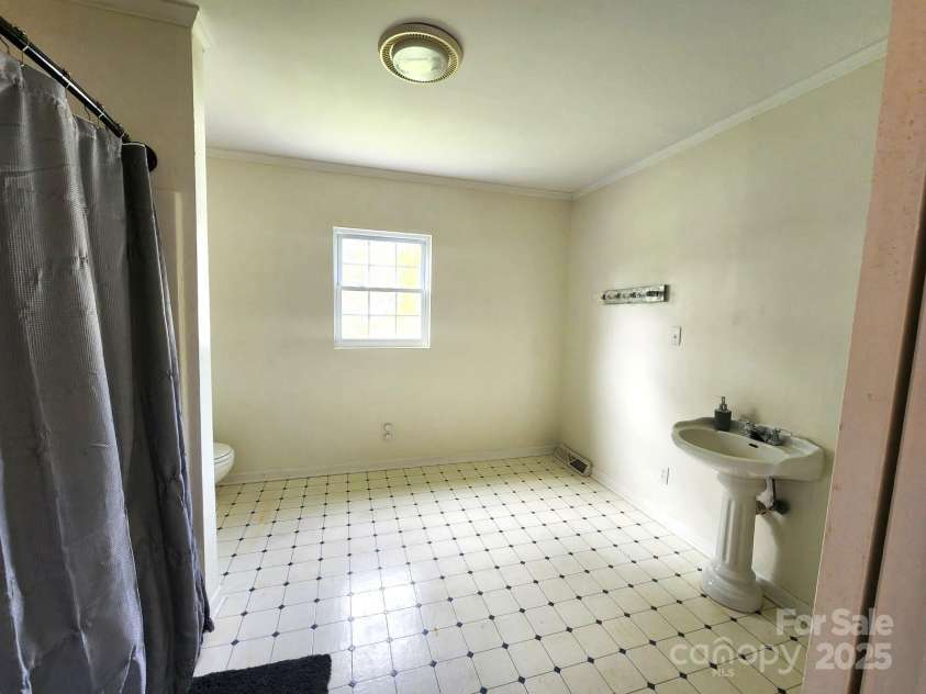 1742 Orrs Station Road, Chester, SC 29706.  MLS# CAR4288547, YatesRealty ID 34199. 