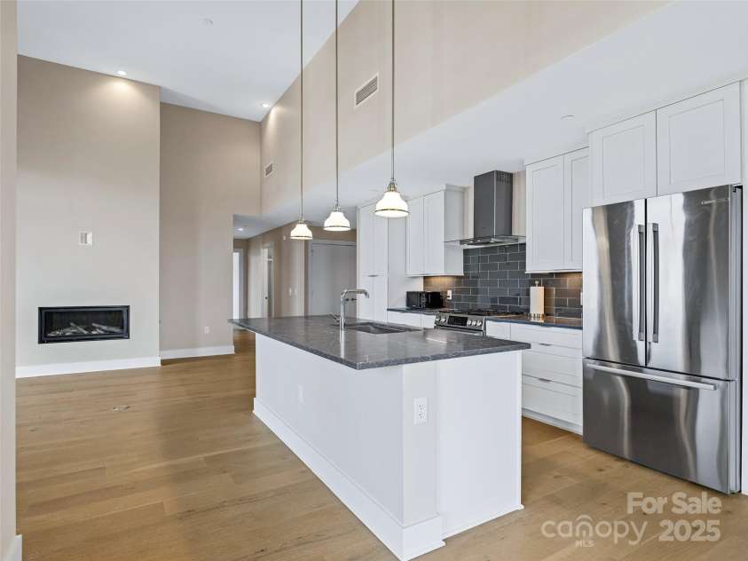 145 Biltmore Avenue, Asheville, NC 28801.  MLS# CAR4331069, YatesRealty ID 342. Bosch appliances