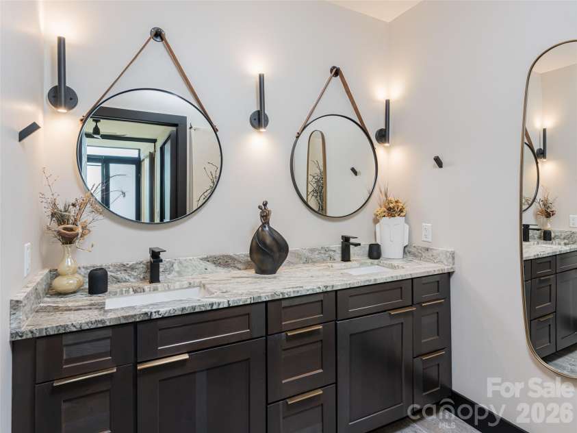 145 Biltmore Avenue, Asheville, NC 28801.  MLS# CAR4372434, YatesRealty ID 342. 