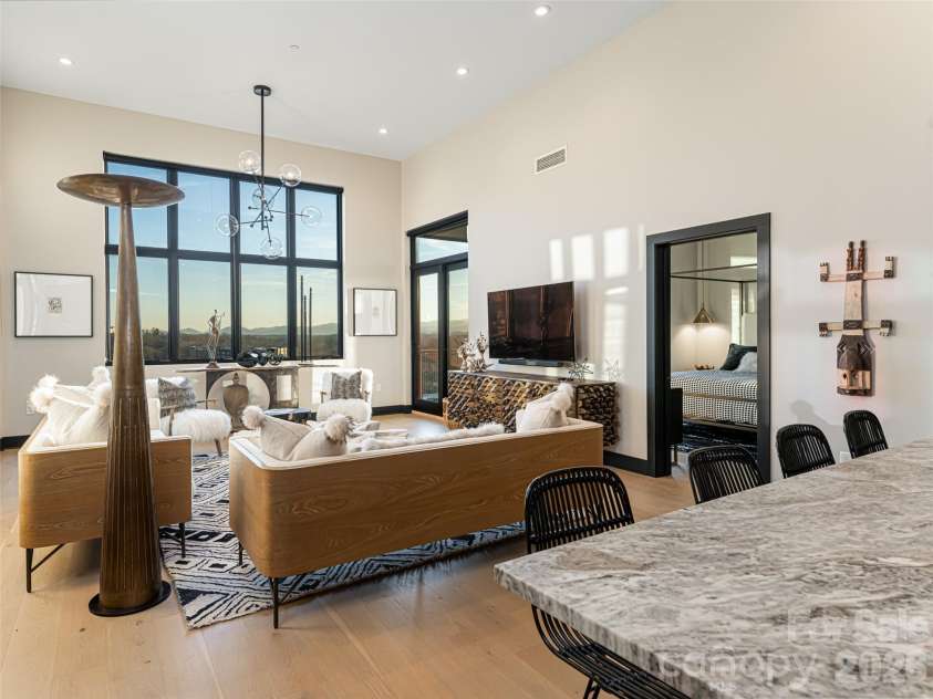 145 Biltmore Avenue, Asheville, NC 28801.  MLS# CAR4372434, YatesRealty ID 342. Light, bright and open describe this sophisticated 2 bedroom , 2 bath, plus bunkroom that sleeps 2, in Asheville's downtown area.  Walking distance to South Slope, McCormick Field , restaurants  and galleries. 