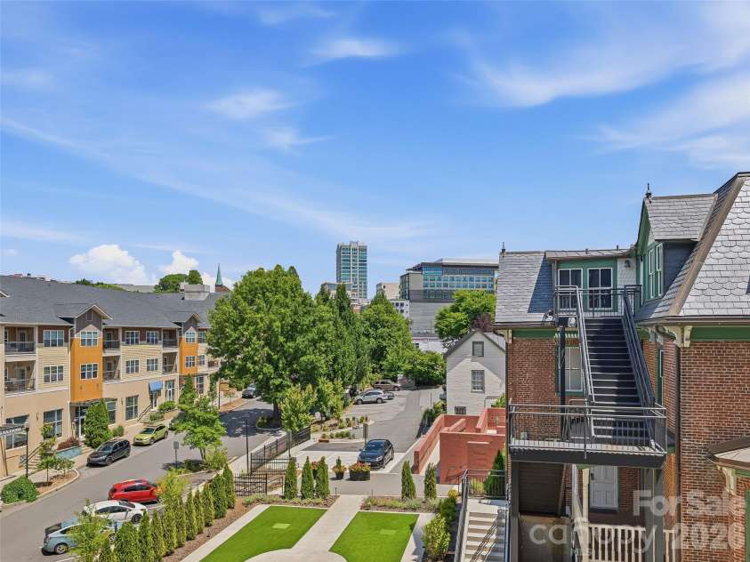 145 Biltmore Avenue, Asheville, NC 28801.  MLS# CAR4390201, YatesRealty ID 342. 
