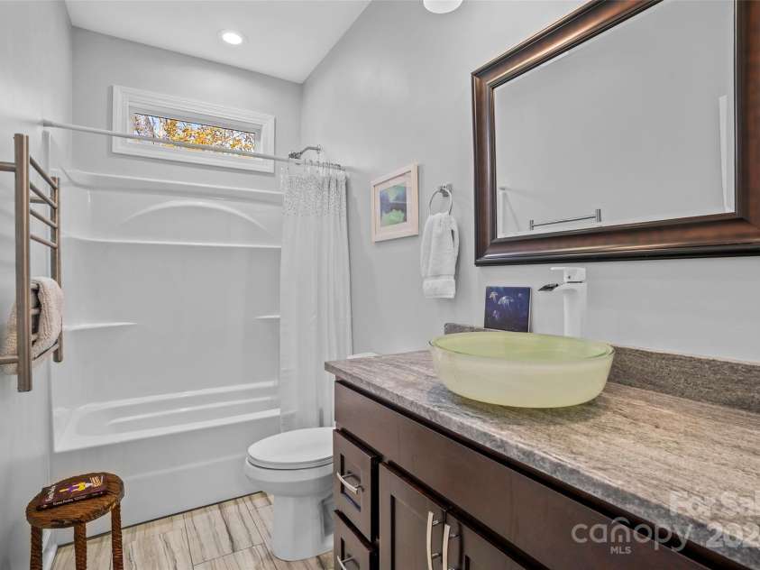 13 Roberts Street, Weaverville, NC 28787.  MLS# CAR4202654, YatesRealty ID 3420. Guest Bath