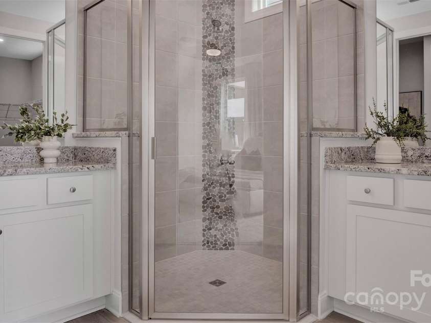 4424 Moxie Way, Charlotte, NC 28215.  MLS# CAR4301457, YatesRealty ID 3420. Primary En Suite