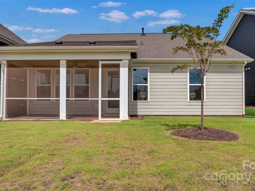 4424 Moxie Way, Charlotte, NC 28215.  MLS# CAR4301457, YatesRealty ID 3420. Screened Lanai