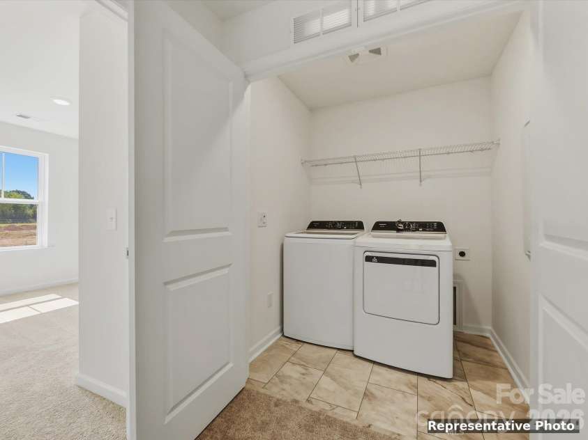 6067 White Aster Lane, Charlotte, NC 28216.  MLS# CAR4398357, YatesRealty ID 34200. 