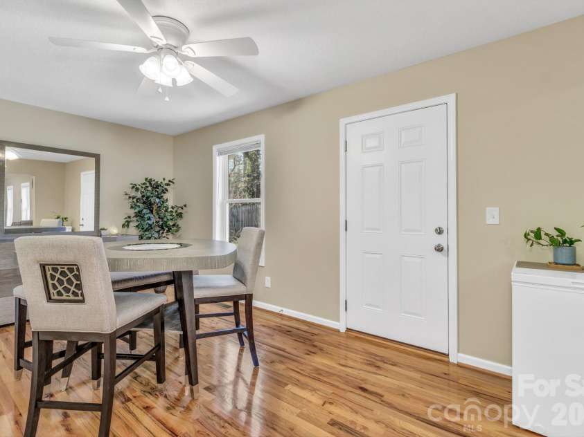 210 Allen Paul Drive, Hendersonville, NC 28791.  MLS# CAR4395048, YatesRealty ID 34201. 
