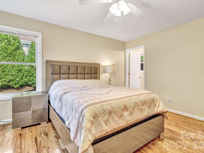 210 Allen Paul Drive, Hendersonville, NC 28791.  MLS# CAR4395048, YatesRealty ID 34201. 