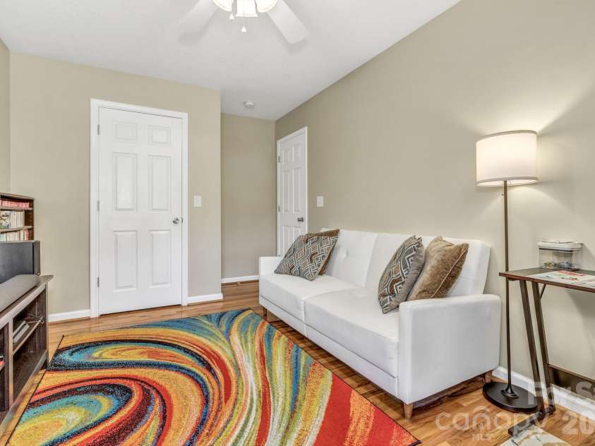 210 Allen Paul Drive, Hendersonville, NC 28791.  MLS# CAR4395048, YatesRealty ID 34201. 