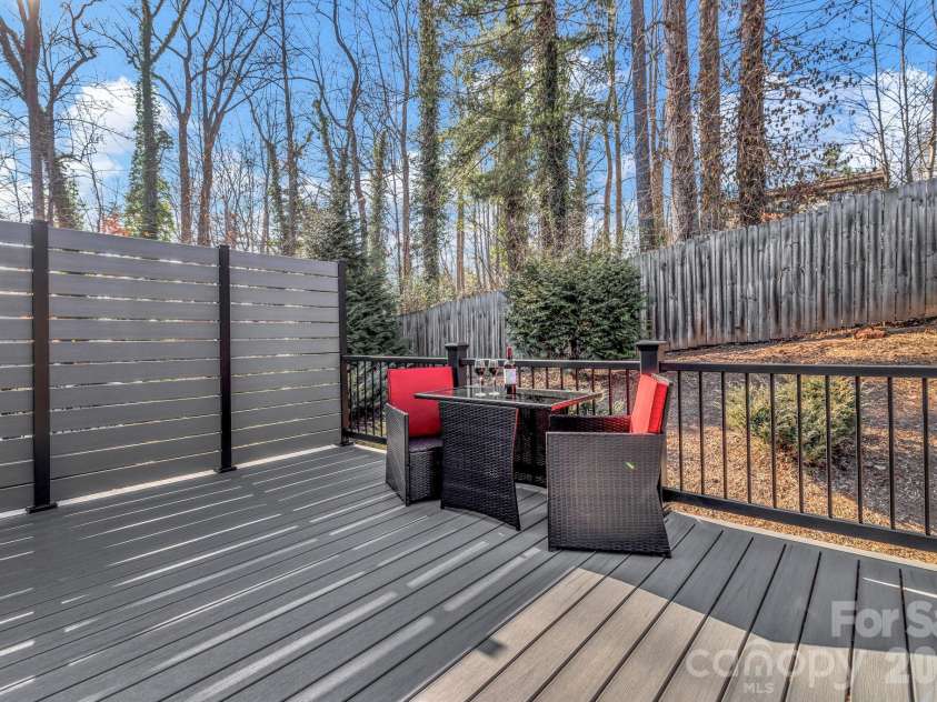 210 Allen Paul Drive, Hendersonville, NC 28791.  MLS# CAR4395048, YatesRealty ID 34201. 