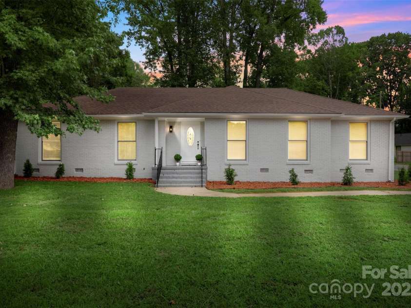 7431 Idlewild Road, Charlotte, NC 28212.  MLS# CAR4288422, YatesRealty ID 34201. 