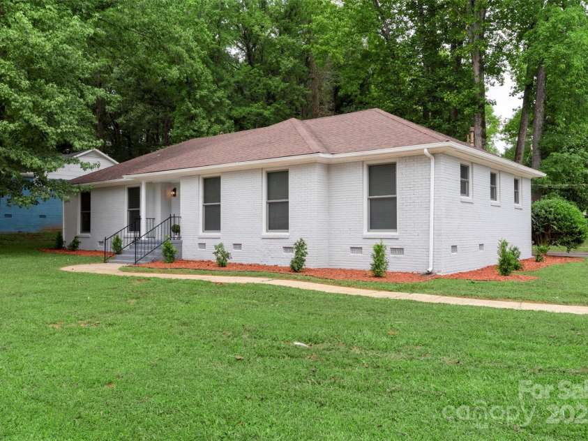 7431 Idlewild Road, Charlotte, NC 28212.  MLS# CAR4288422, YatesRealty ID 34201. 