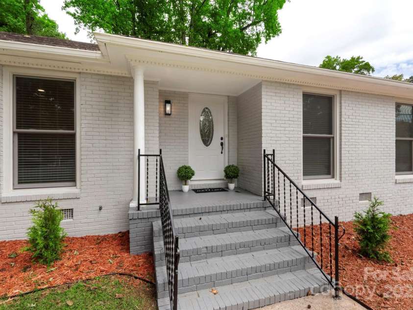 7431 Idlewild Road, Charlotte, NC 28212.  MLS# CAR4288422, YatesRealty ID 34201. 