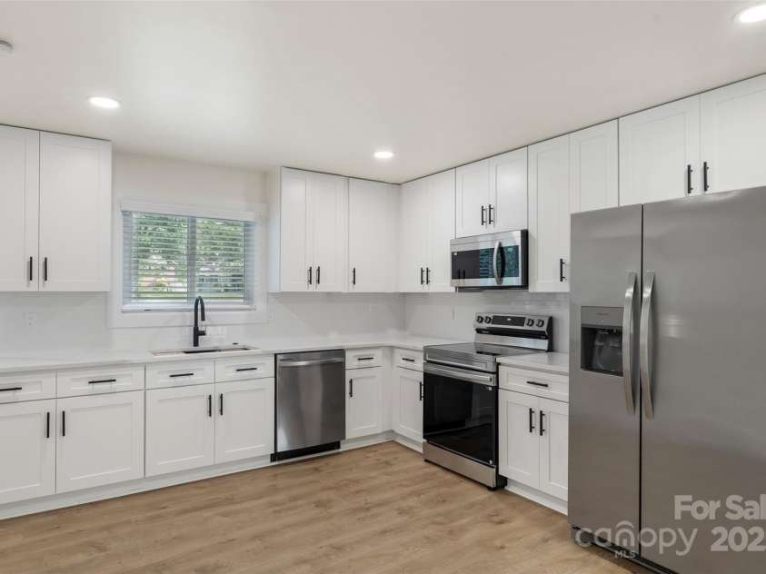 7431 Idlewild Road, Charlotte, NC 28212.  MLS# CAR4288422, YatesRealty ID 34201. 