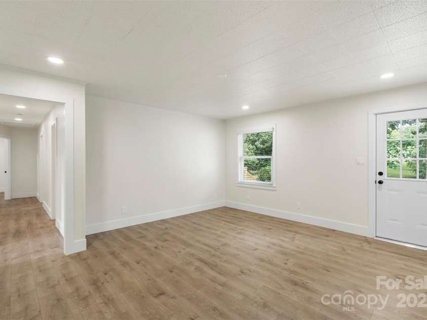 7431 Idlewild Road, Charlotte, NC 28212.  MLS# CAR4288422, YatesRealty ID 34201. 