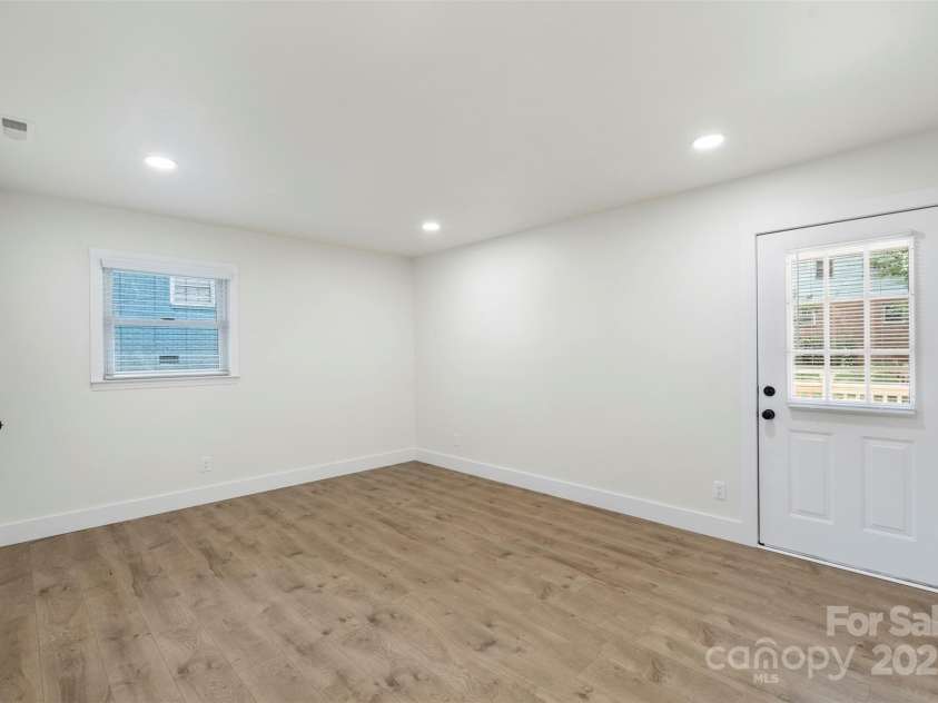 7431 Idlewild Road, Charlotte, NC 28212.  MLS# CAR4288422, YatesRealty ID 34201. 