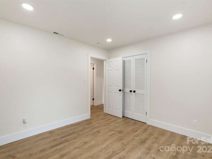 7431 Idlewild Road, Charlotte, NC 28212.  MLS# CAR4288422, YatesRealty ID 34201. 