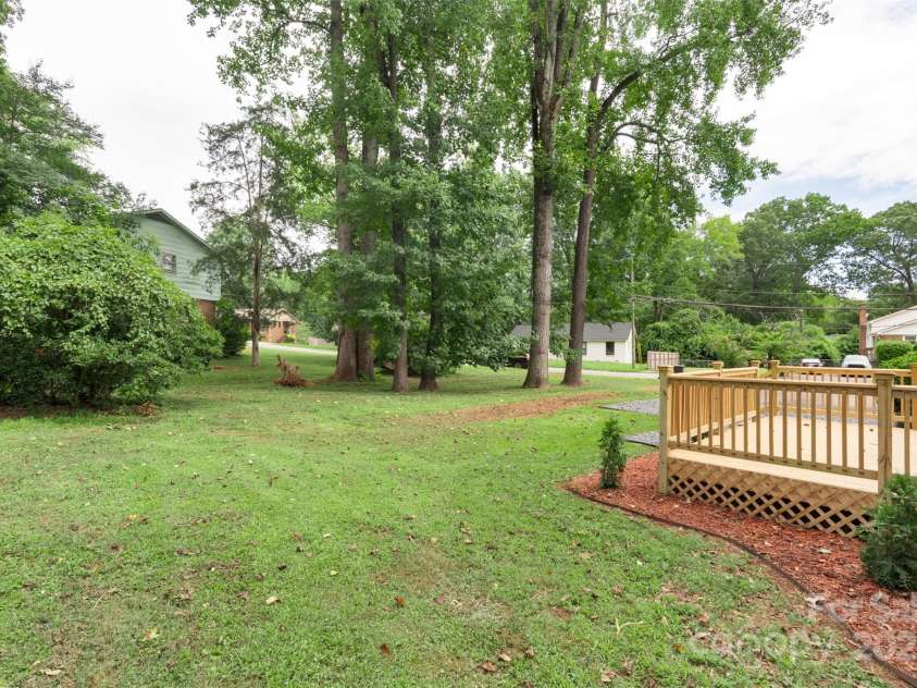 7431 Idlewild Road, Charlotte, NC 28212.  MLS# CAR4288422, YatesRealty ID 34201. 