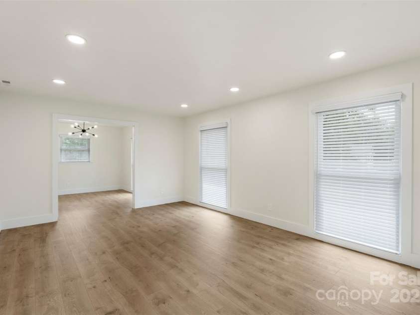 7431 Idlewild Road, Charlotte, NC 28212.  MLS# CAR4288422, YatesRealty ID 34201. 