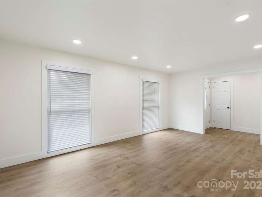 7431 Idlewild Road, Charlotte, NC 28212.  MLS# CAR4288422, YatesRealty ID 34201. 