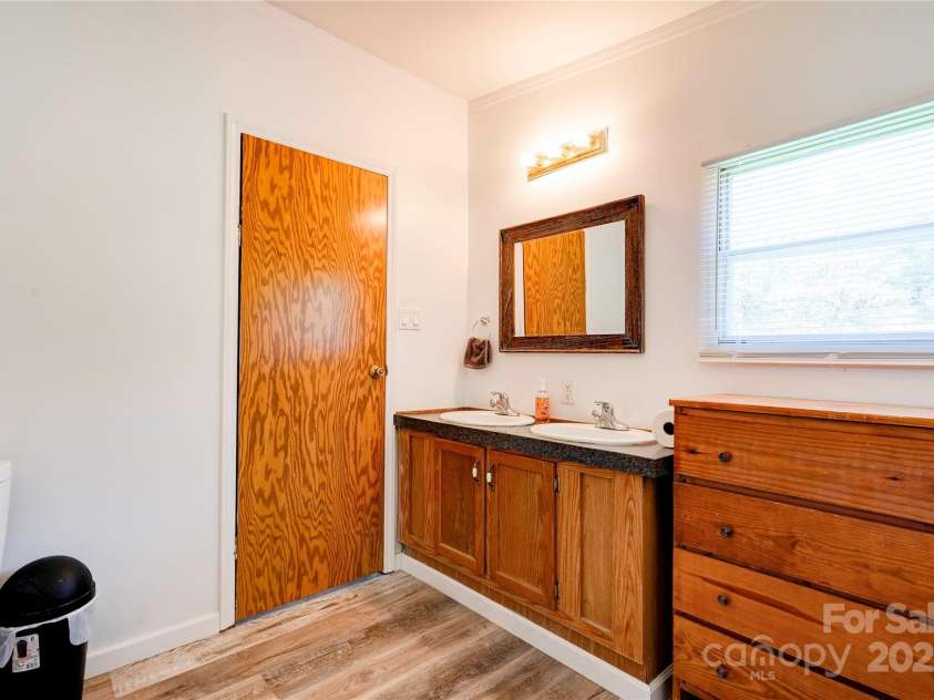 2338 Whelchel Road, Mooresboro, NC 28114.  MLS# CAR4219380, YatesRealty ID 34202. Primary Bath
