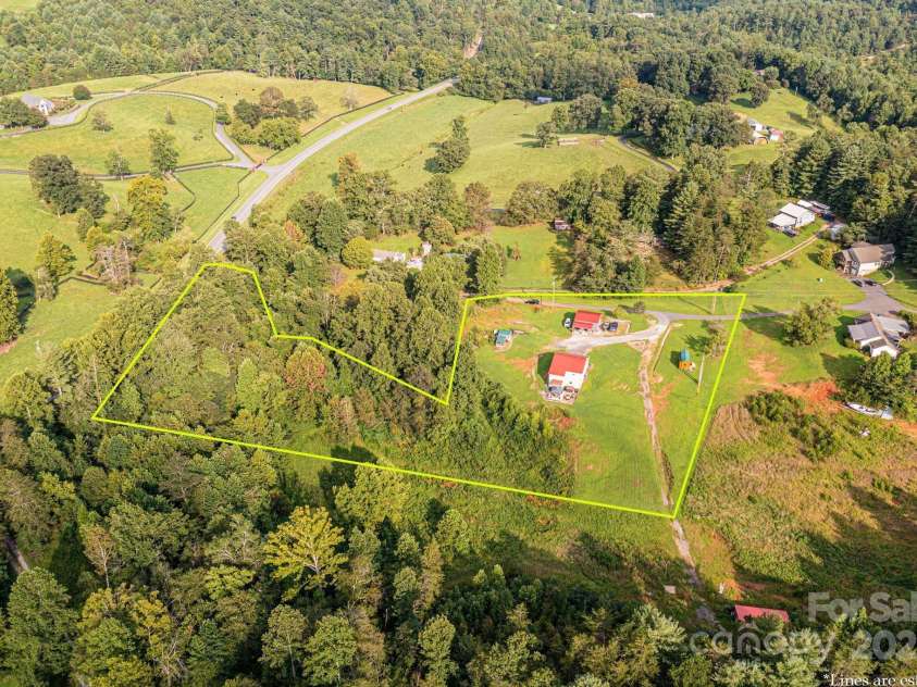 1161 Teaberry Lane, Lenoir, NC 28645.  MLS# CAR4292111, YatesRealty ID 34203. 