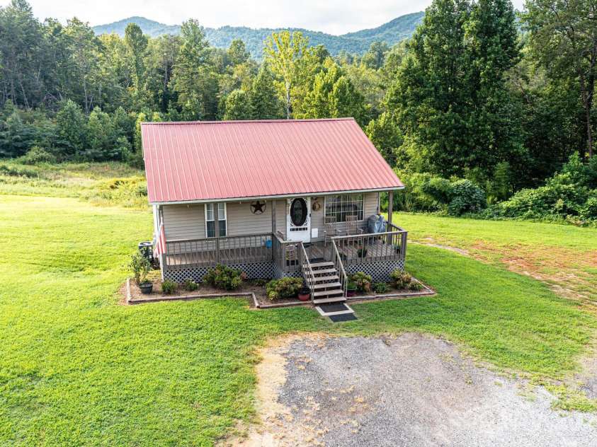 1161 Teaberry Lane, Lenoir, NC 28645.  MLS# CAR4292111, YatesRealty ID 34203. 