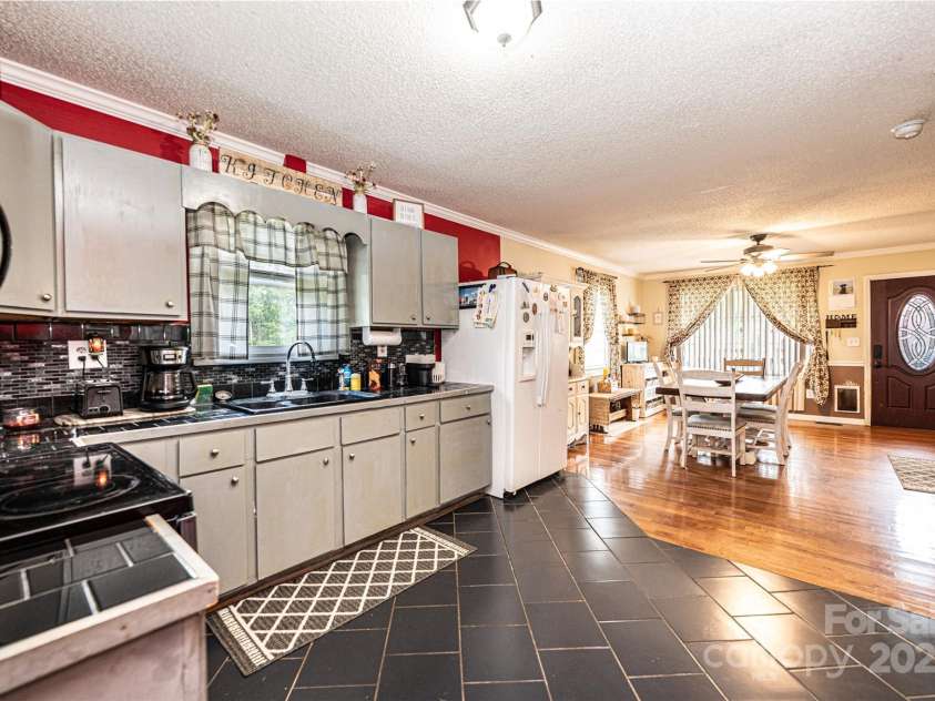 1161 Teaberry Lane, Lenoir, NC 28645.  MLS# CAR4292111, YatesRealty ID 34203. 