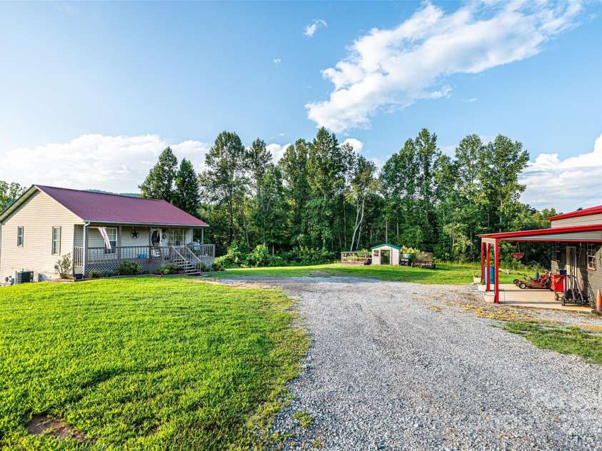 1161 Teaberry Lane, Lenoir, NC 28645.  MLS# CAR4292111, YatesRealty ID 34203. 