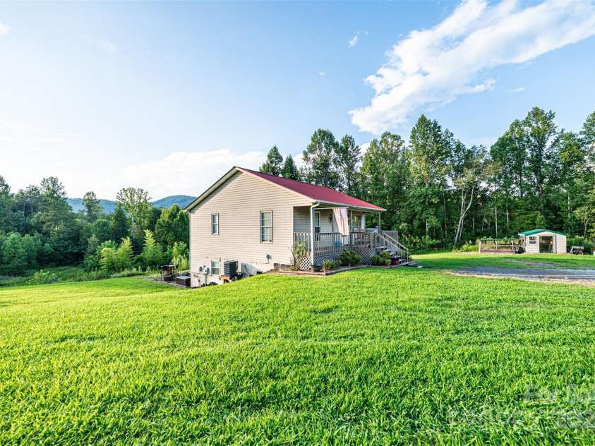 1161 Teaberry Lane, Lenoir, NC 28645.  MLS# CAR4292111, YatesRealty ID 34203. 