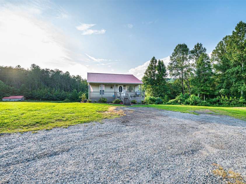 1161 Teaberry Lane, Lenoir, NC 28645.  MLS# CAR4292111, YatesRealty ID 34203. 