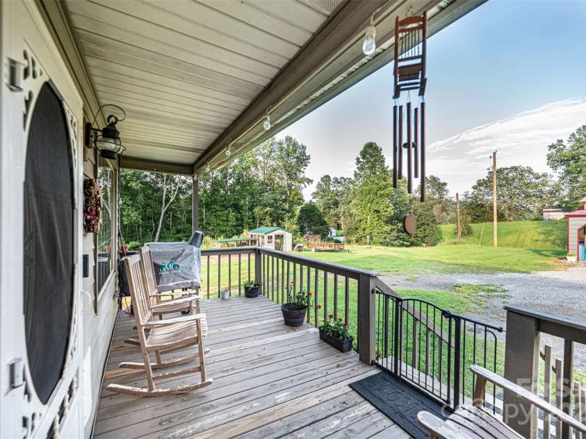 1161 Teaberry Lane, Lenoir, NC 28645.  MLS# CAR4292111, YatesRealty ID 34203. 