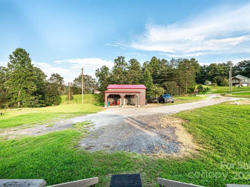 1161 Teaberry Lane, Lenoir, NC 28645.  MLS# CAR4292111, YatesRealty ID 34203. 