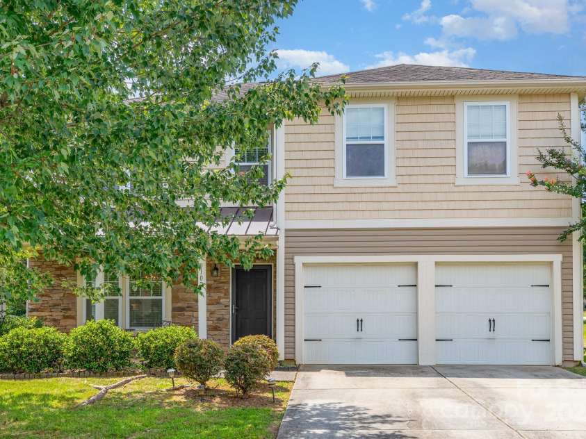 9702 Fernspray Road, Charlotte, NC 28215.  MLS# CAR4282985, YatesRealty ID 34204. 