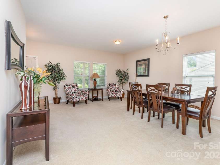 9702 Fernspray Road, Charlotte, NC 28215.  MLS# CAR4282985, YatesRealty ID 34204. 
