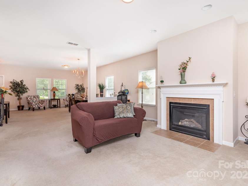 9702 Fernspray Road, Charlotte, NC 28215.  MLS# CAR4282985, YatesRealty ID 34204. 