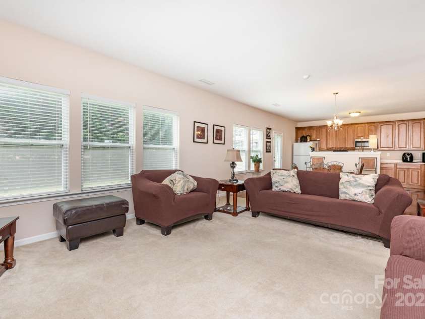 9702 Fernspray Road, Charlotte, NC 28215.  MLS# CAR4282985, YatesRealty ID 34204. 