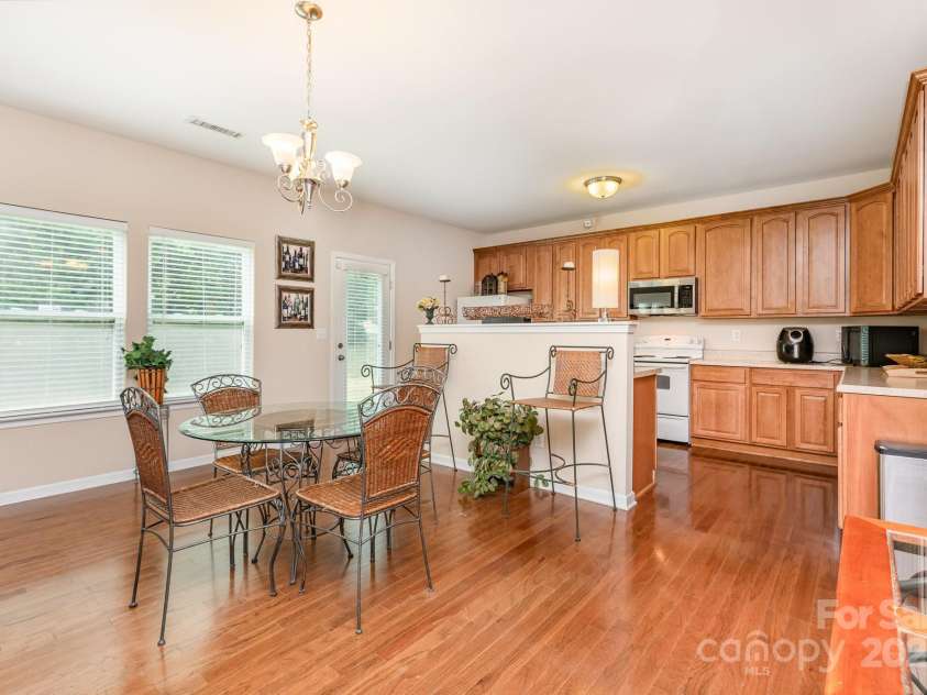 9702 Fernspray Road, Charlotte, NC 28215.  MLS# CAR4282985, YatesRealty ID 34204. 