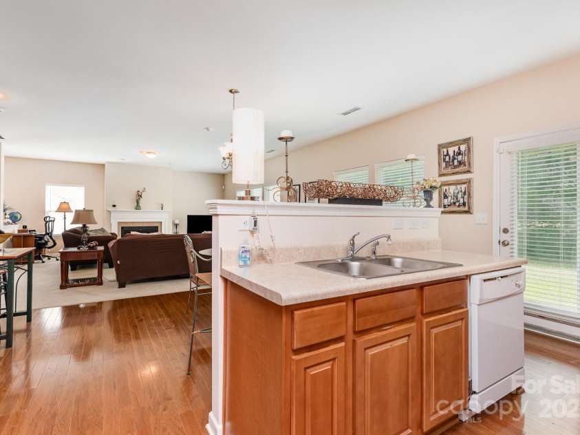 9702 Fernspray Road, Charlotte, NC 28215.  MLS# CAR4282985, YatesRealty ID 34204. 