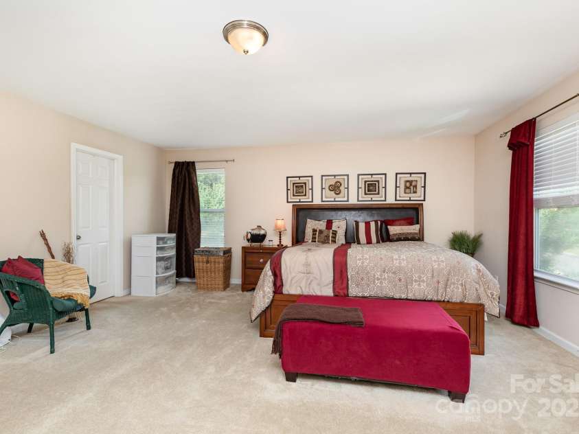 9702 Fernspray Road, Charlotte, NC 28215.  MLS# CAR4282985, YatesRealty ID 34204. 