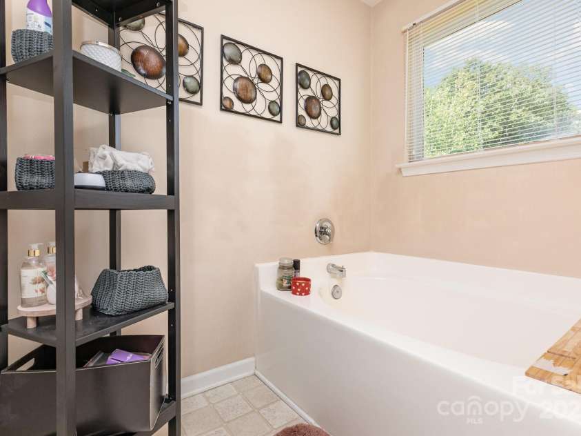 9702 Fernspray Road, Charlotte, NC 28215.  MLS# CAR4282985, YatesRealty ID 34204. 