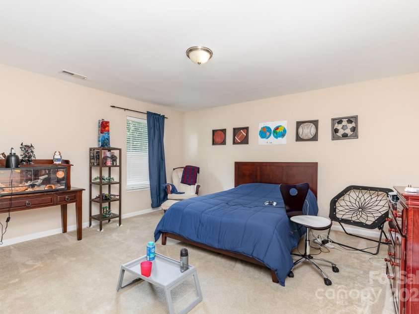 9702 Fernspray Road, Charlotte, NC 28215.  MLS# CAR4282985, YatesRealty ID 34204. 