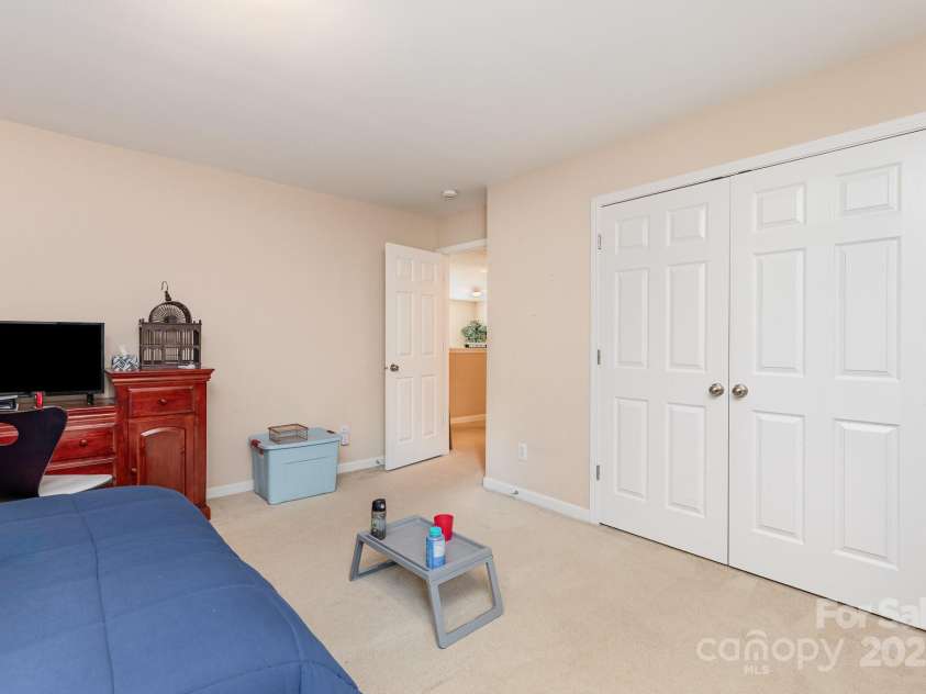 9702 Fernspray Road, Charlotte, NC 28215.  MLS# CAR4282985, YatesRealty ID 34204. 
