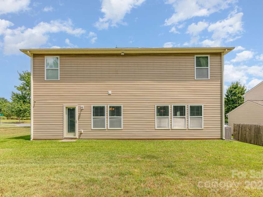 9702 Fernspray Road, Charlotte, NC 28215.  MLS# CAR4282985, YatesRealty ID 34204. 