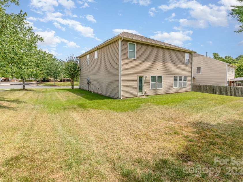 9702 Fernspray Road, Charlotte, NC 28215.  MLS# CAR4282985, YatesRealty ID 34204. 