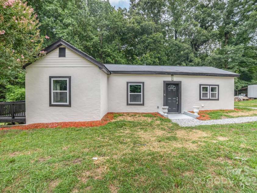 1104 Hardin Road, Dallas, NC 28034.  MLS# CAR4290720, YatesRealty ID 34206. 