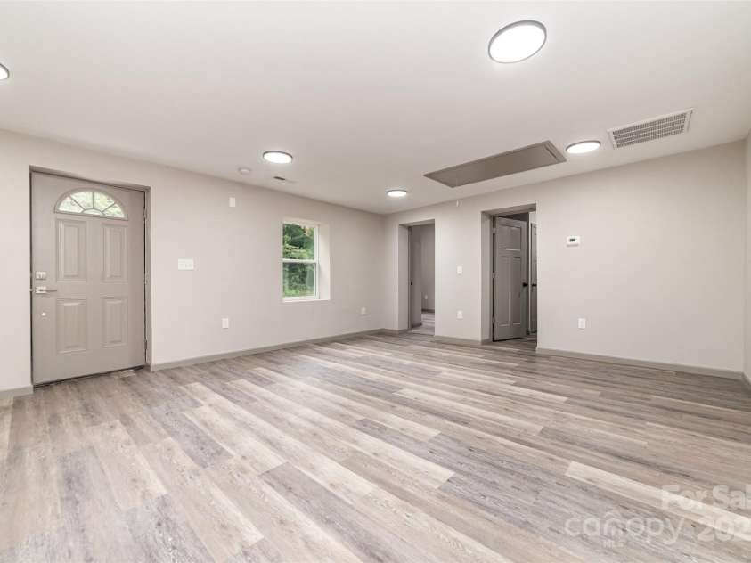 1104 Hardin Road, Dallas, NC 28034.  MLS# CAR4290720, YatesRealty ID 34206. 