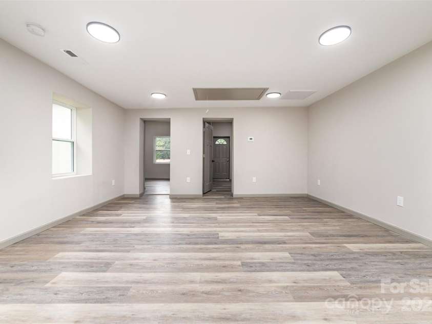 1104 Hardin Road, Dallas, NC 28034.  MLS# CAR4290720, YatesRealty ID 34206. 