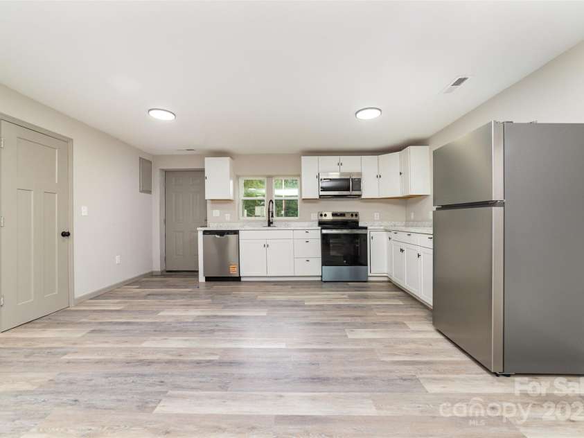 1104 Hardin Road, Dallas, NC 28034.  MLS# CAR4290720, YatesRealty ID 34206. 