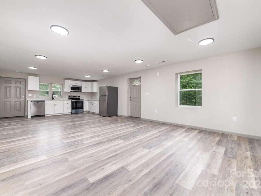 1104 Hardin Road, Dallas, NC 28034.  MLS# CAR4290720, YatesRealty ID 34206. 