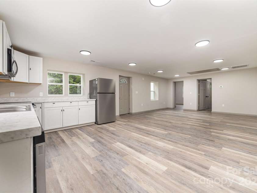 1104 Hardin Road, Dallas, NC 28034.  MLS# CAR4290720, YatesRealty ID 34206. 